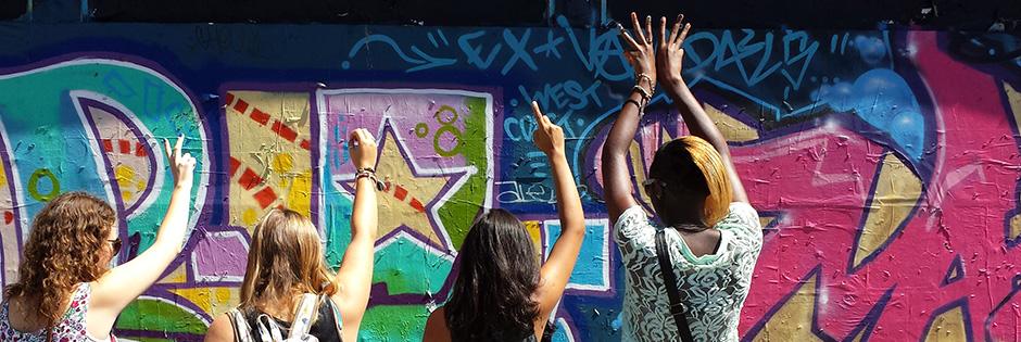 SoCo students visit Mission murals. Photo by Jorge Cueto.
